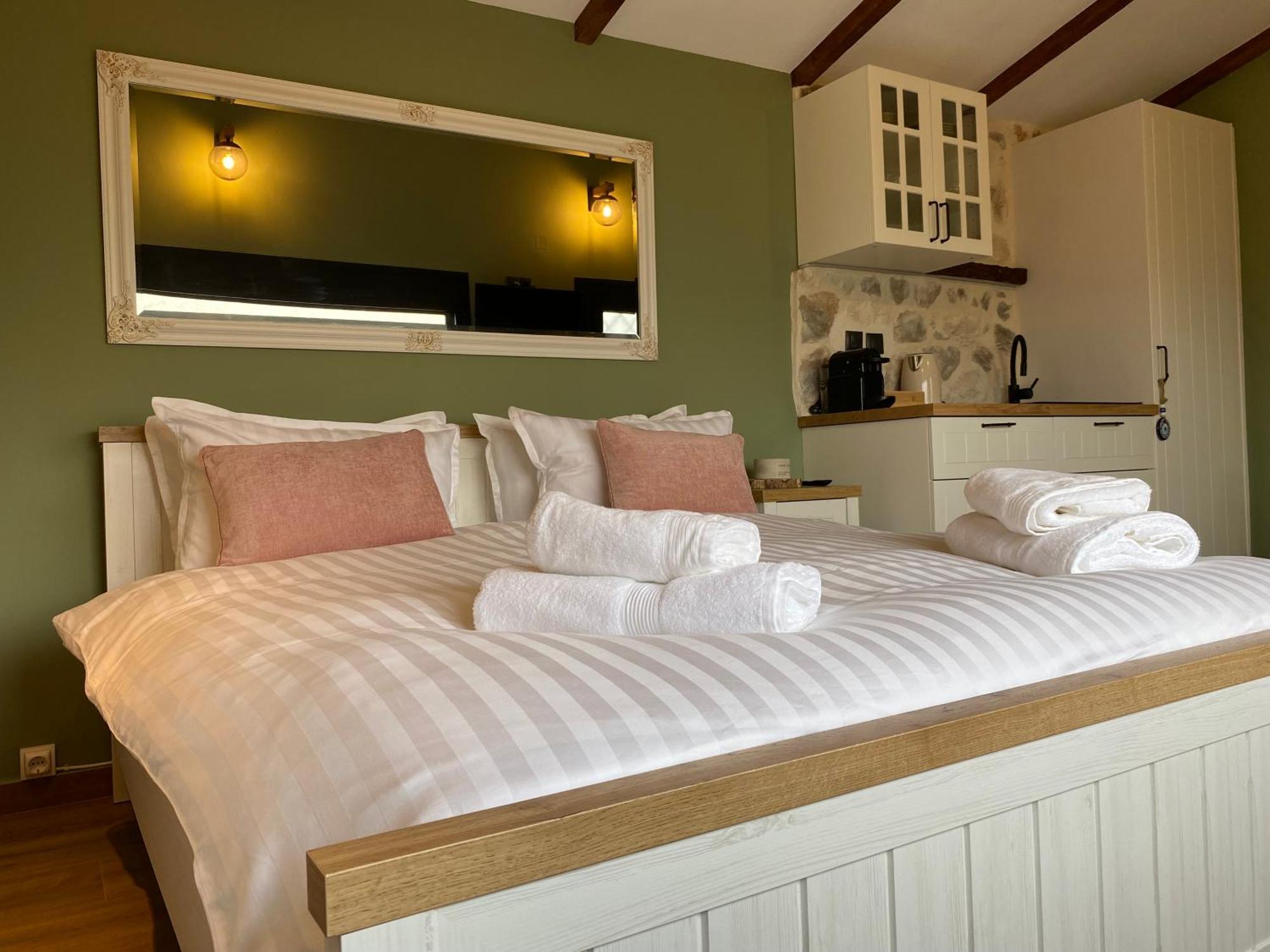 Tovouno Guest House Plaka  Екстериор снимка