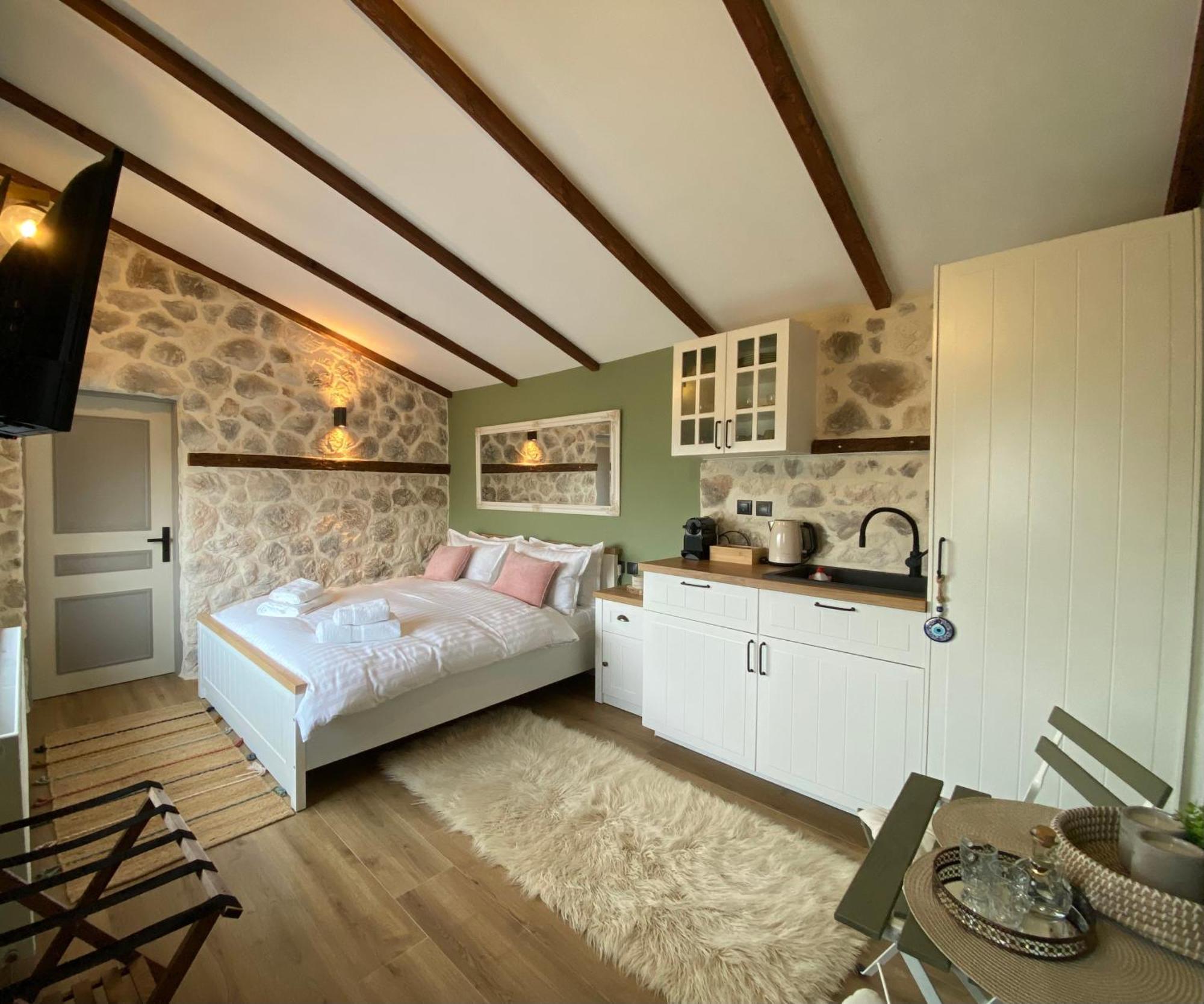 Tovouno Guest House Plaka  Екстериор снимка