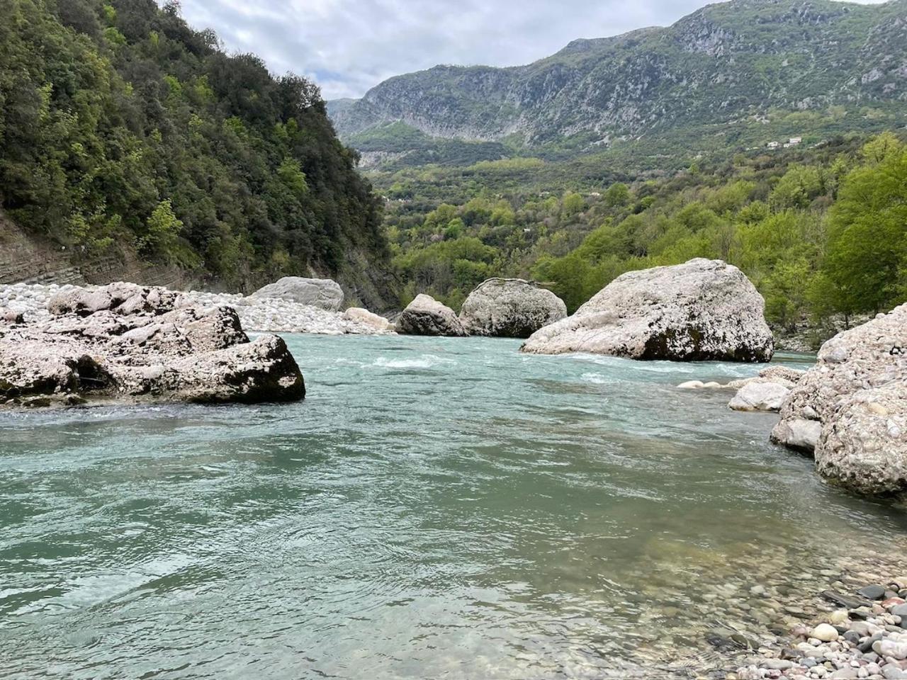 Tovouno Guest House Plaka  Екстериор снимка