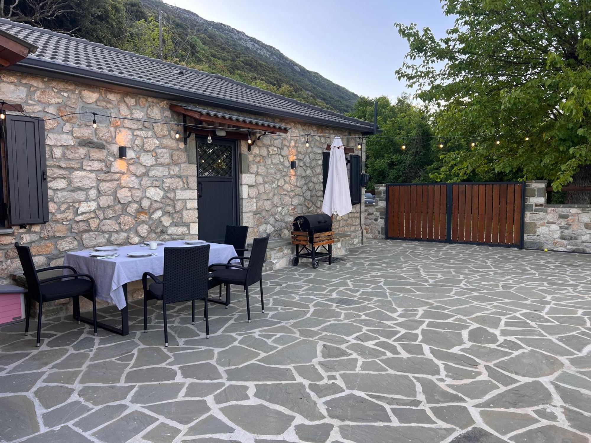 Tovouno Guest House Plaka  Екстериор снимка