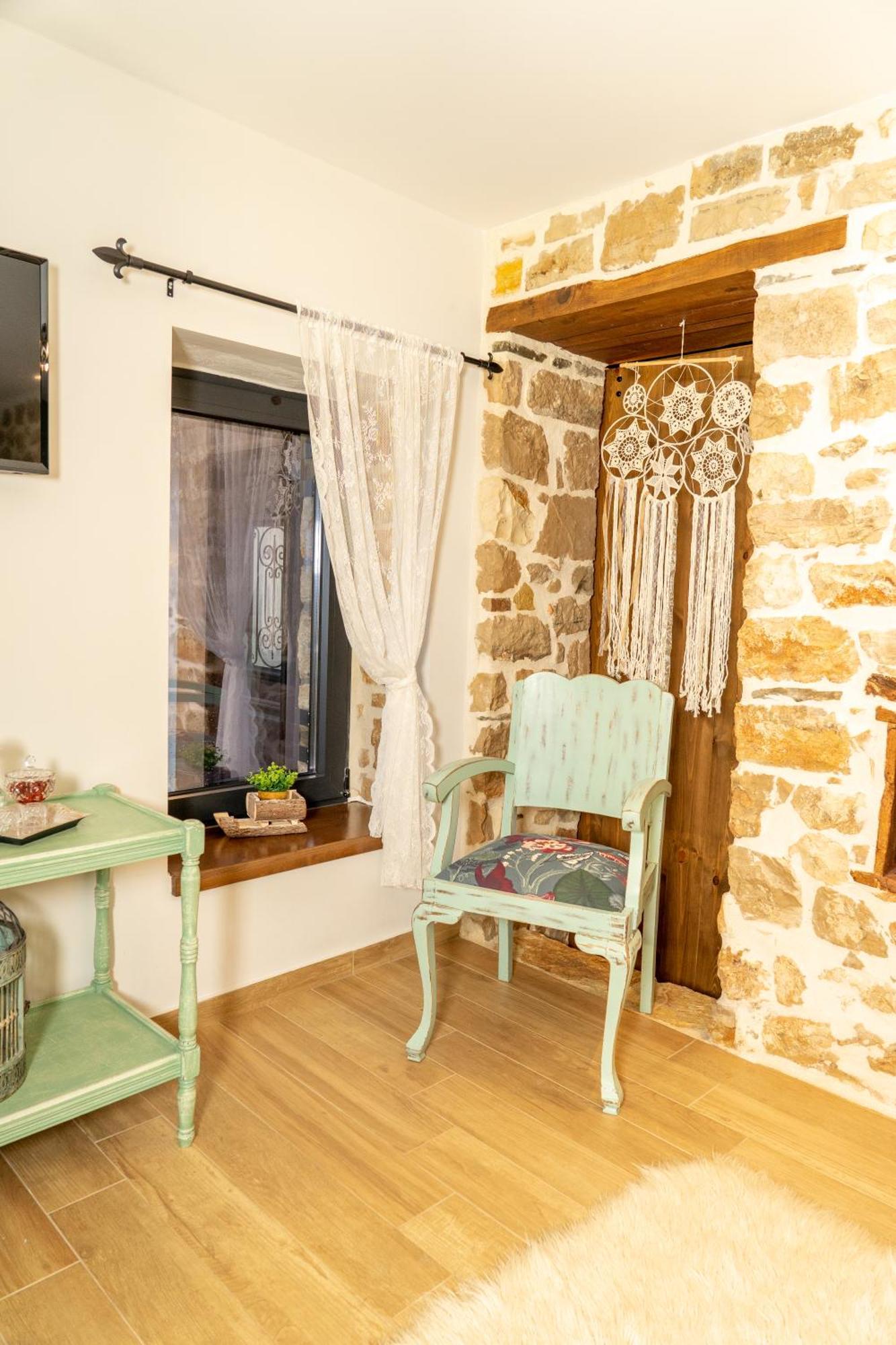Tovouno Guest House Plaka  Екстериор снимка
