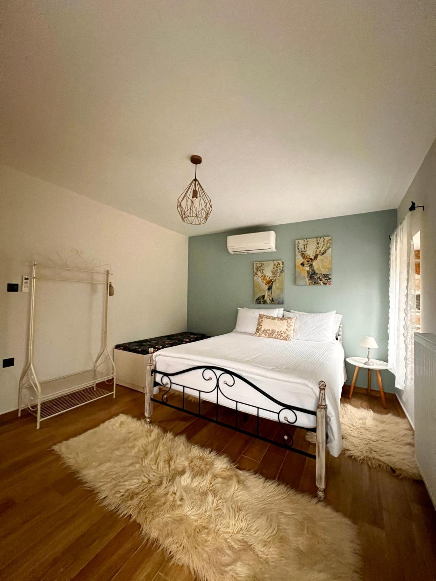 Tovouno Guest House Plaka  Екстериор снимка